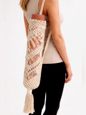 Free People Oak and Reed Macrame Yoga Bag A Boho-inspired Carrier NEW.